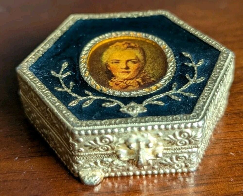 Vtg Estee Lauder 1974 Re Nutriv Pressed Powder Royal Enamel Compact Portrait New